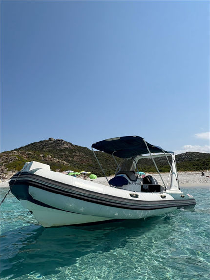 Location semi-rigide vaillant 620 à Saint-Florent, Corse
